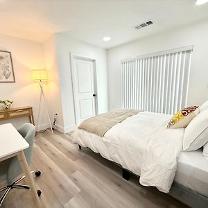 Deluxe Double Room Bath